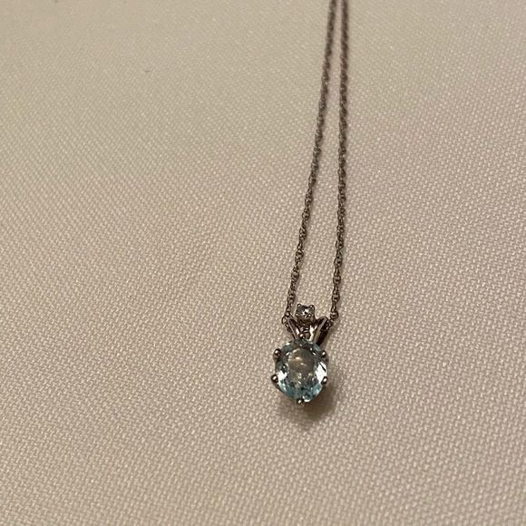 Estate Necklace 14k White Gold and Aquamarine Pendant Necklace - Picture 8 of 15